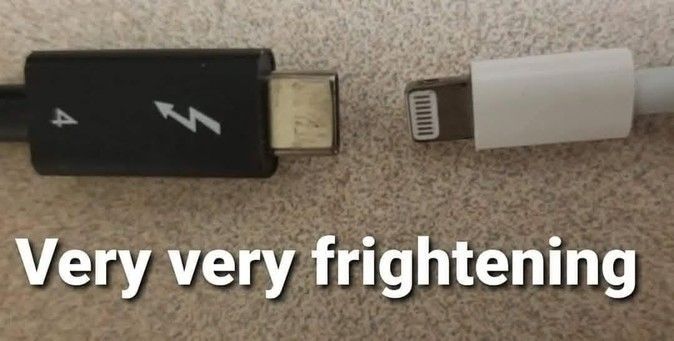 meme. thunderbolt and lightning (los diferentes cables) seguido de "very very frightening"
