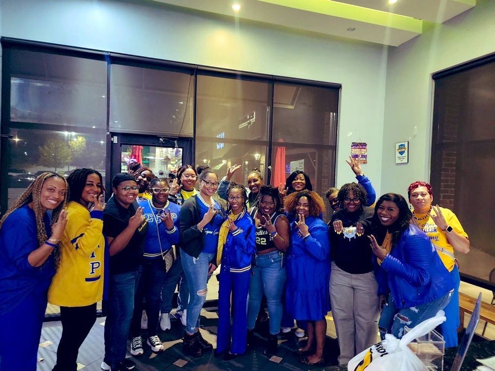Love my sorors!!! It’s always great to be with the pretty poodles!! 💙🐩💛💙🐩💛