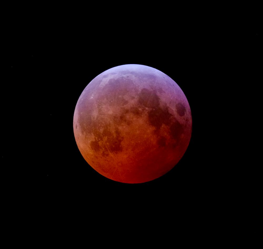 A red moon 