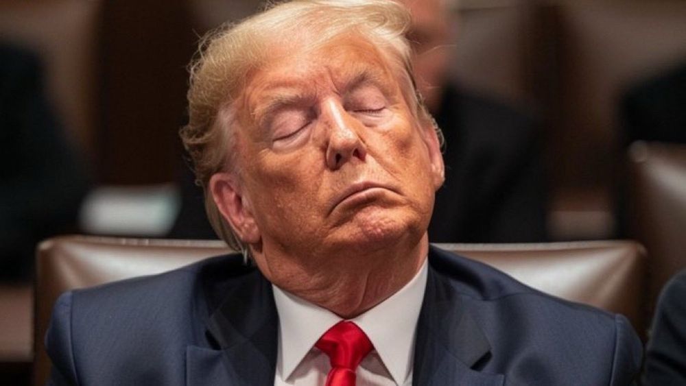 Donald Trump, in full mental and physical decline, looking corpse like and unable to stay awake in a meeting