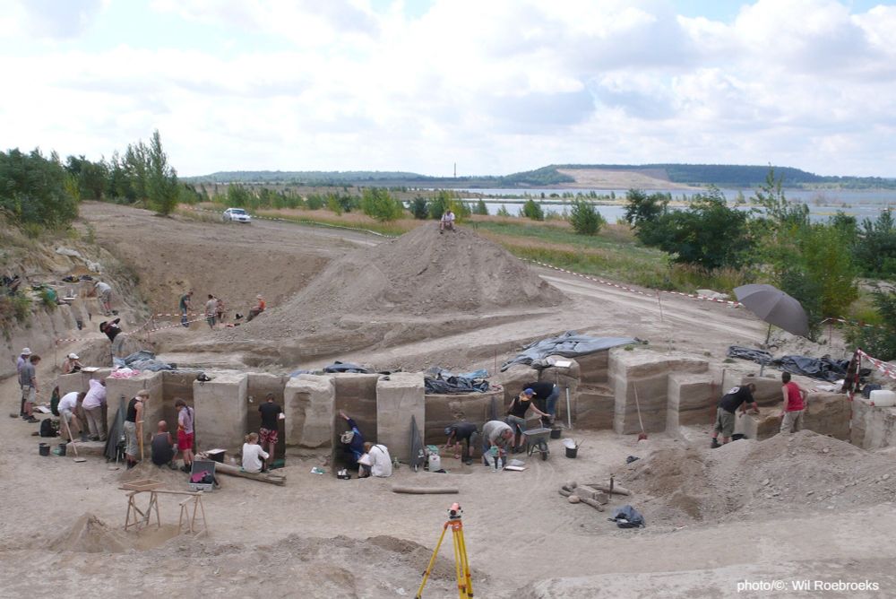 The Neumark-Nord 2/2B site was excavated through year-round campaigns by a core team from 2004 to 2009, alongside an international field school that included more than 175 students in total. (photo/©: Wil Roebroeks)