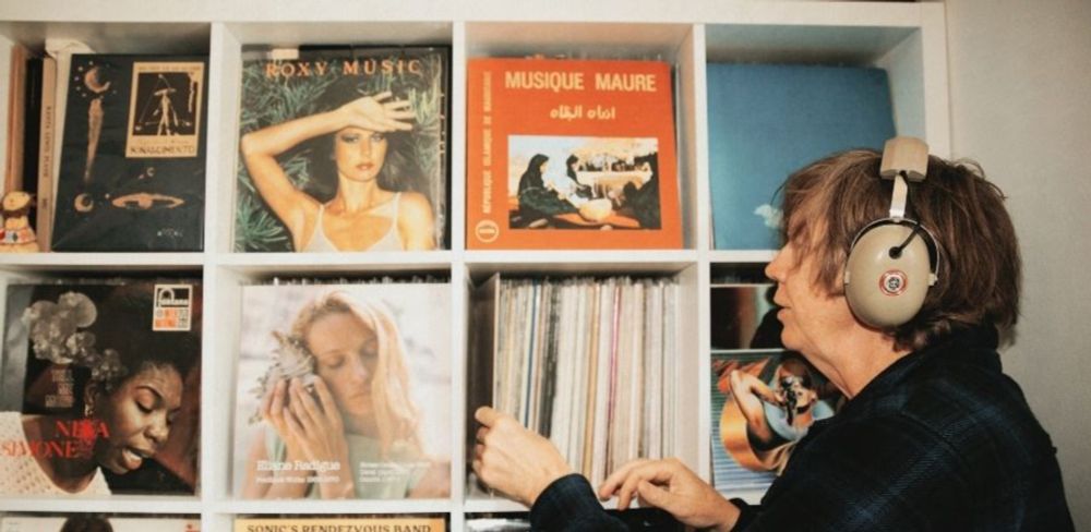 Vinylogue: Thurston Moore and The Smell of Vinyl