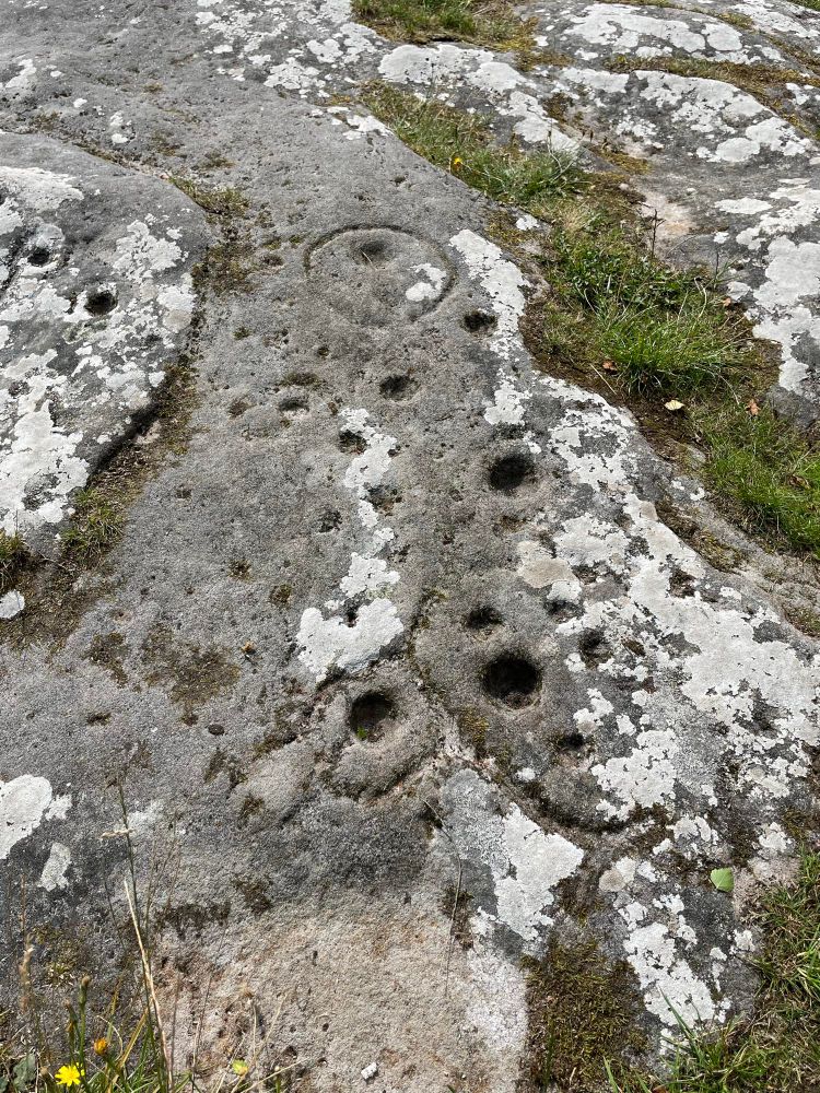 Cup markings in rock