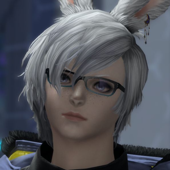 Argent Moone, a male Viera