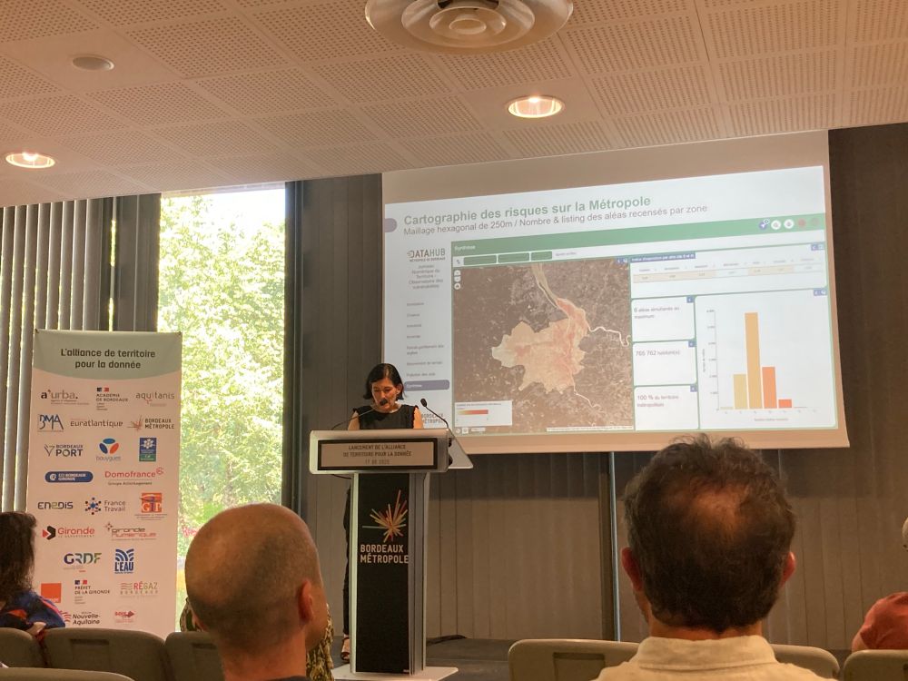 Valérie Sabéran, ADG en charge du Pôle territoire vulnérable - territoire résilient de Bordeaux métropole, présente l’Observatoire des vulnérabilités 