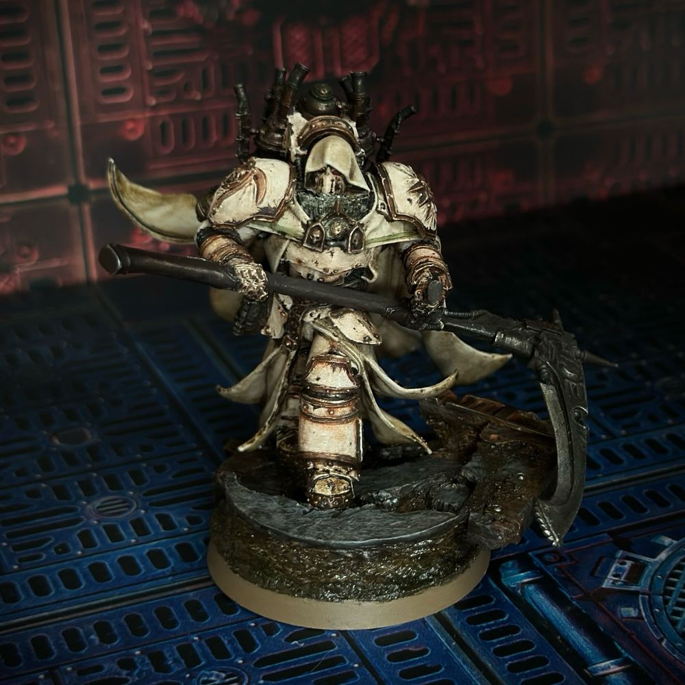 Kitbashed Mortarion for Horus Heresy made out of the official resin miniature and The Lion’s 40K kit