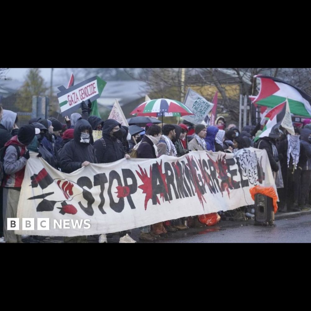 Gaza protesters blockade aerospace firm in Dorset