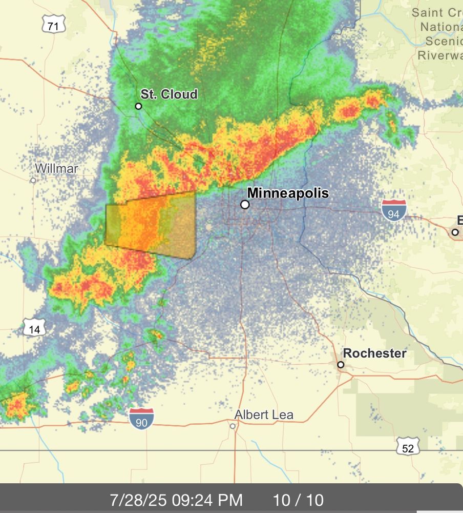 Weather radar showing Twin Cities about to be enveloped by storms