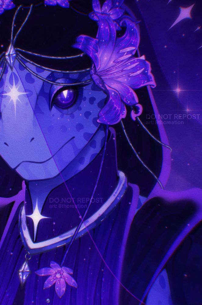 An anthropomorphic lizard with blue spotted skin and dark bluish/purplish eyes with bright irises looking at the viewer. She is wearing a dark blue dress, a dark blue veil resembling a braid, silver jewelry and flower decorations. In the background there is a starry sky.
