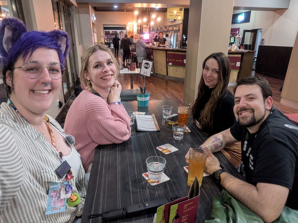 msradcore, Meviriel, alexandralynne, Nicktacula @ dinner together 