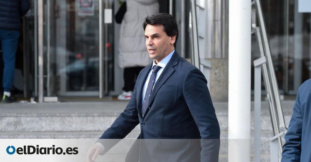 La pareja de Ayuso anticipó un archivo rápido de la acusación por corrupción en los negocios al salir del juzgado, pero las brechas con el testimonio de Gloria Carrasco arruinan su previsión