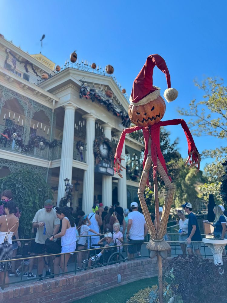 Disneyland’s Haunted Mansion with the Holiday Overlay.