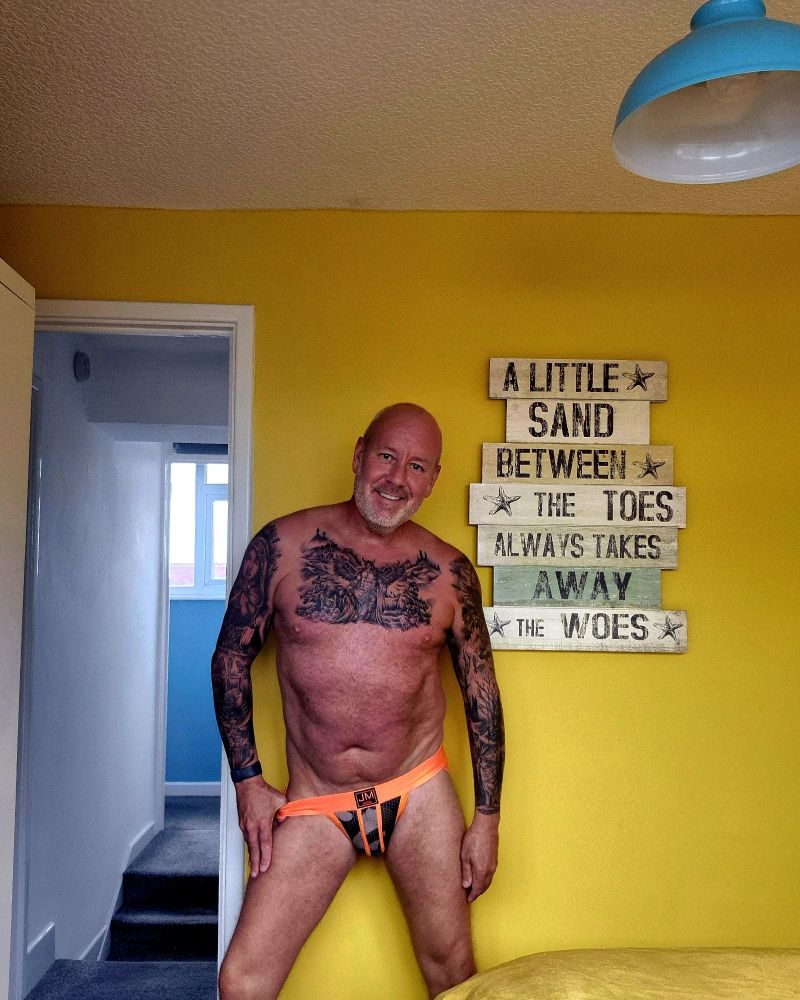 🏳️‍🌈 Happy Hump Day 🏳️‍🌈