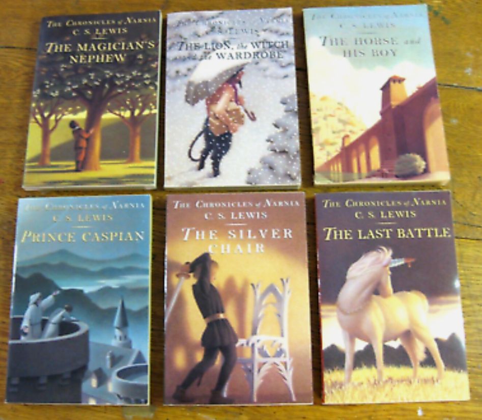 Cover artwork for the Chronicles of Narnia series used in a box set that was popular in the 2000s. Books are laid out 2x3.