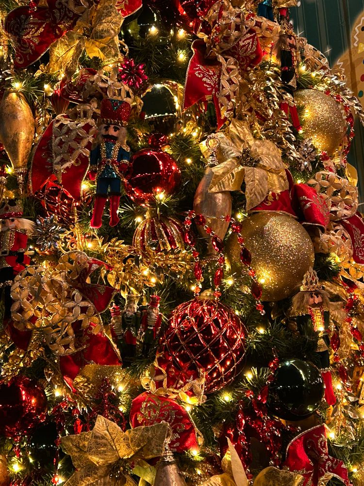 クリスマスツリーのオーナメントの写真