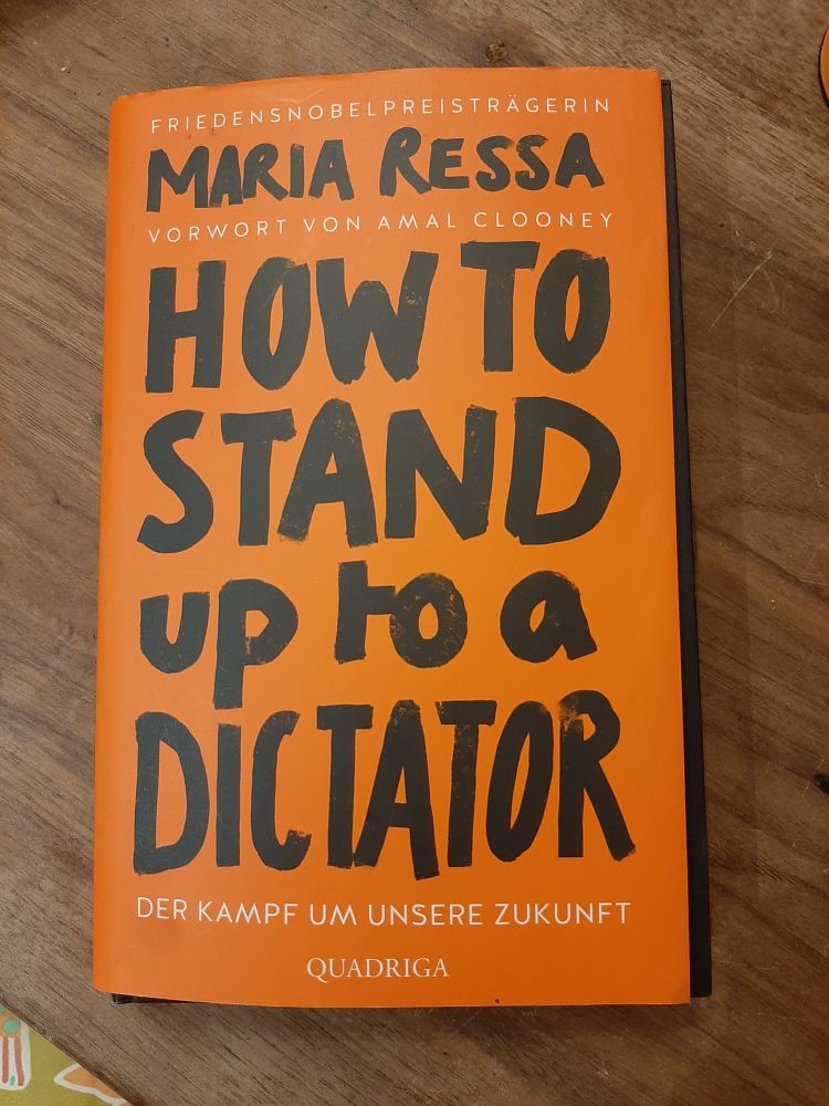 Buchtitel: Maria Ressa, How to stand up to a Dictator