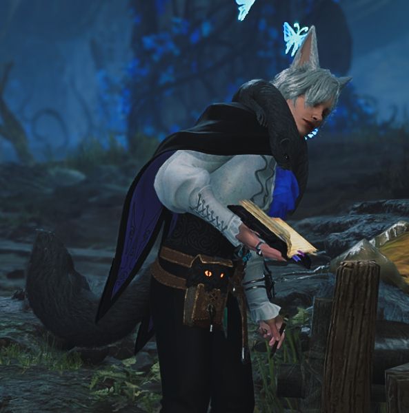 Erik from MH:Wilds in his Halloween outfit. He is looking at something off-screen while holding his notebook and pen, ready to take notes. 