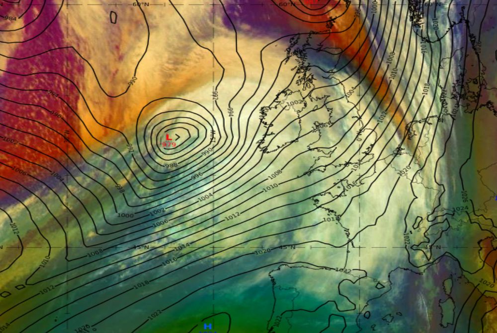 Satellite image of Storm Amy, overlaid with MSLP contours at 6 UTC. Screenshot from Eumetrain.