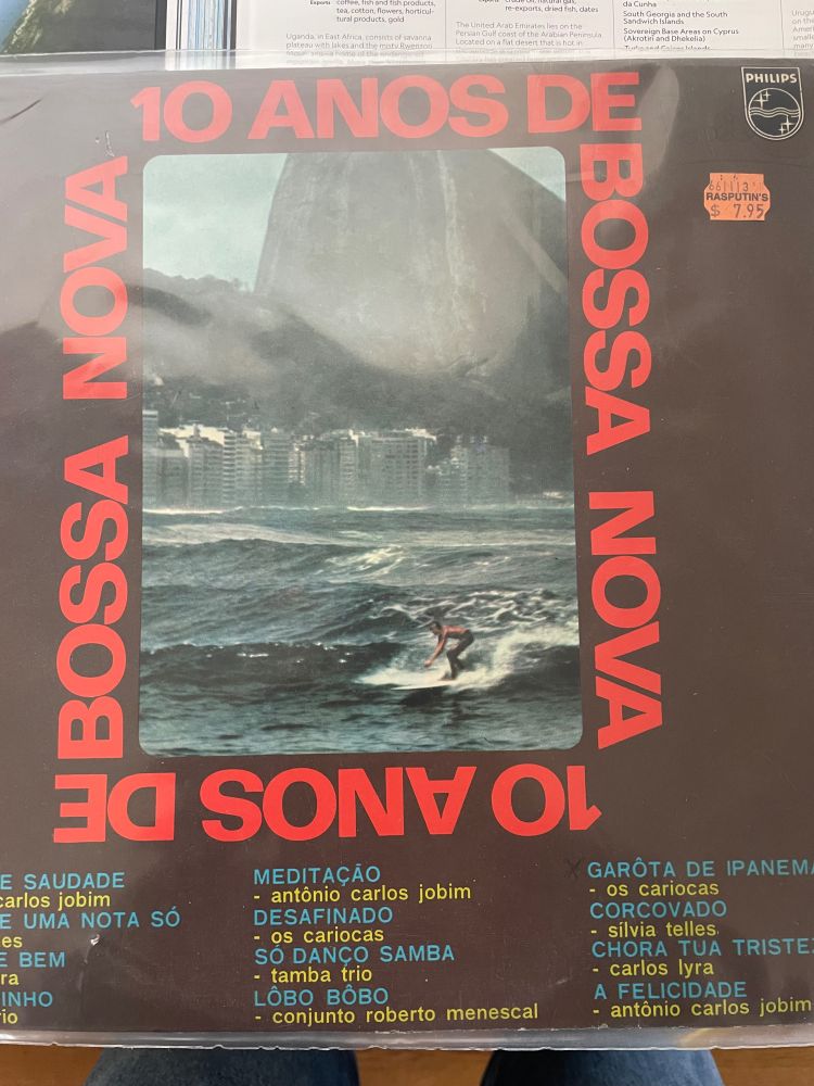10 anos de bossa nova album, featuring man surfing 