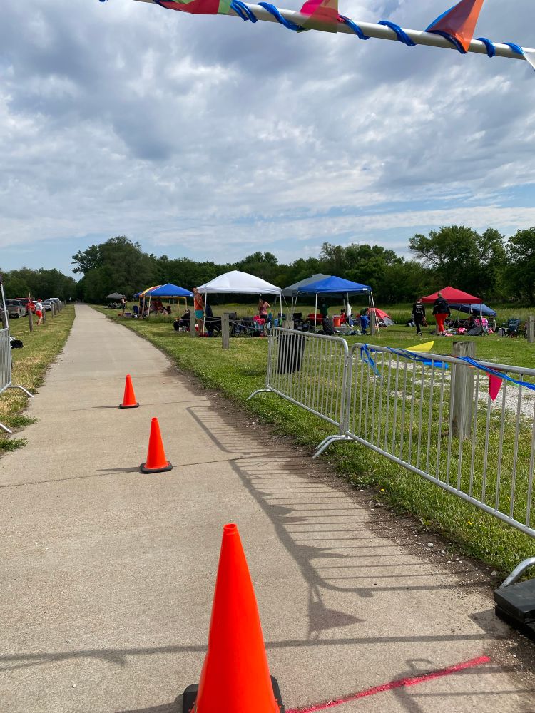 Looking at the beginning and end of the 5k out & back trial, on Homestead Trail. (Pickrell, NE, USA)
