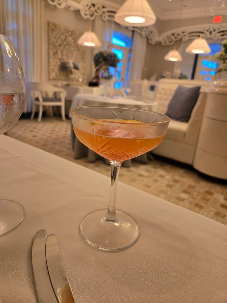 Fruity yummy sparkling wine cocktail. 