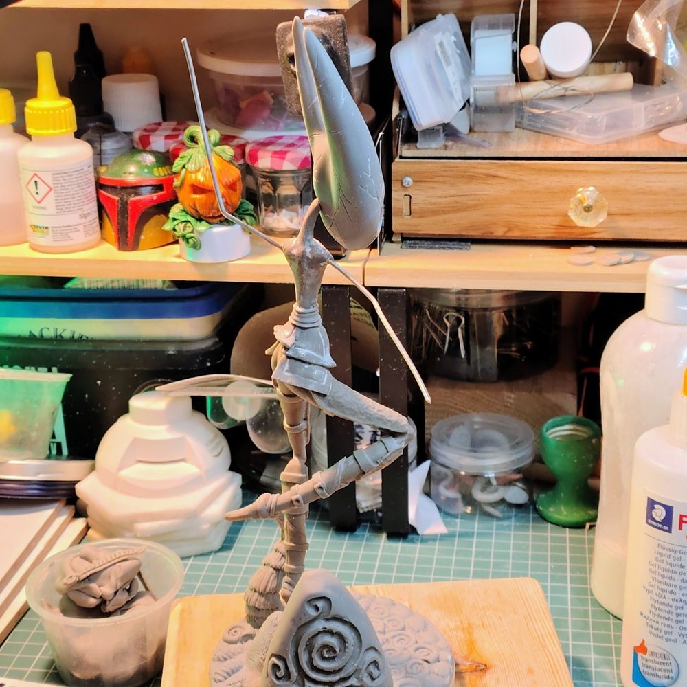 WIP. Hornet figurine. Depiction if the character hornet from the game hollow knight.