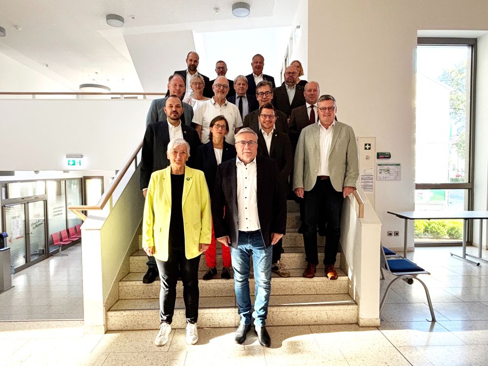 Gruppenfoto: Die Teilnehmenden am Ausschuss für mittlere Städte im Deutschen Städtetag.