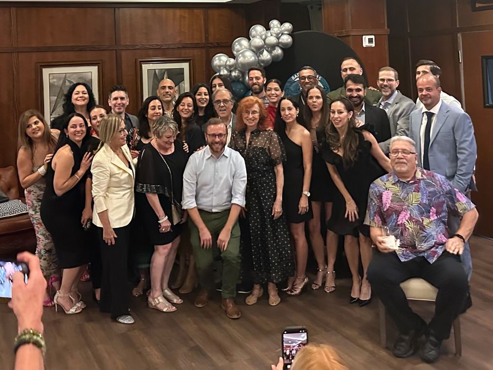 Group photo of the attendees of the Coral Reef St High Class of 2000 IB/IS reunion