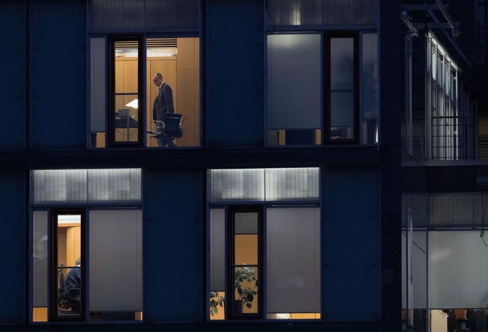 Bild der Sondierungsgespräche durch Fenster fotografiert. 