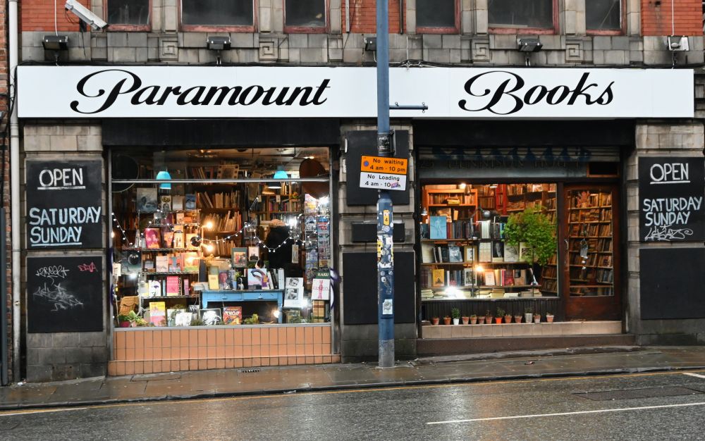 Double fronted shop window for bookshop 