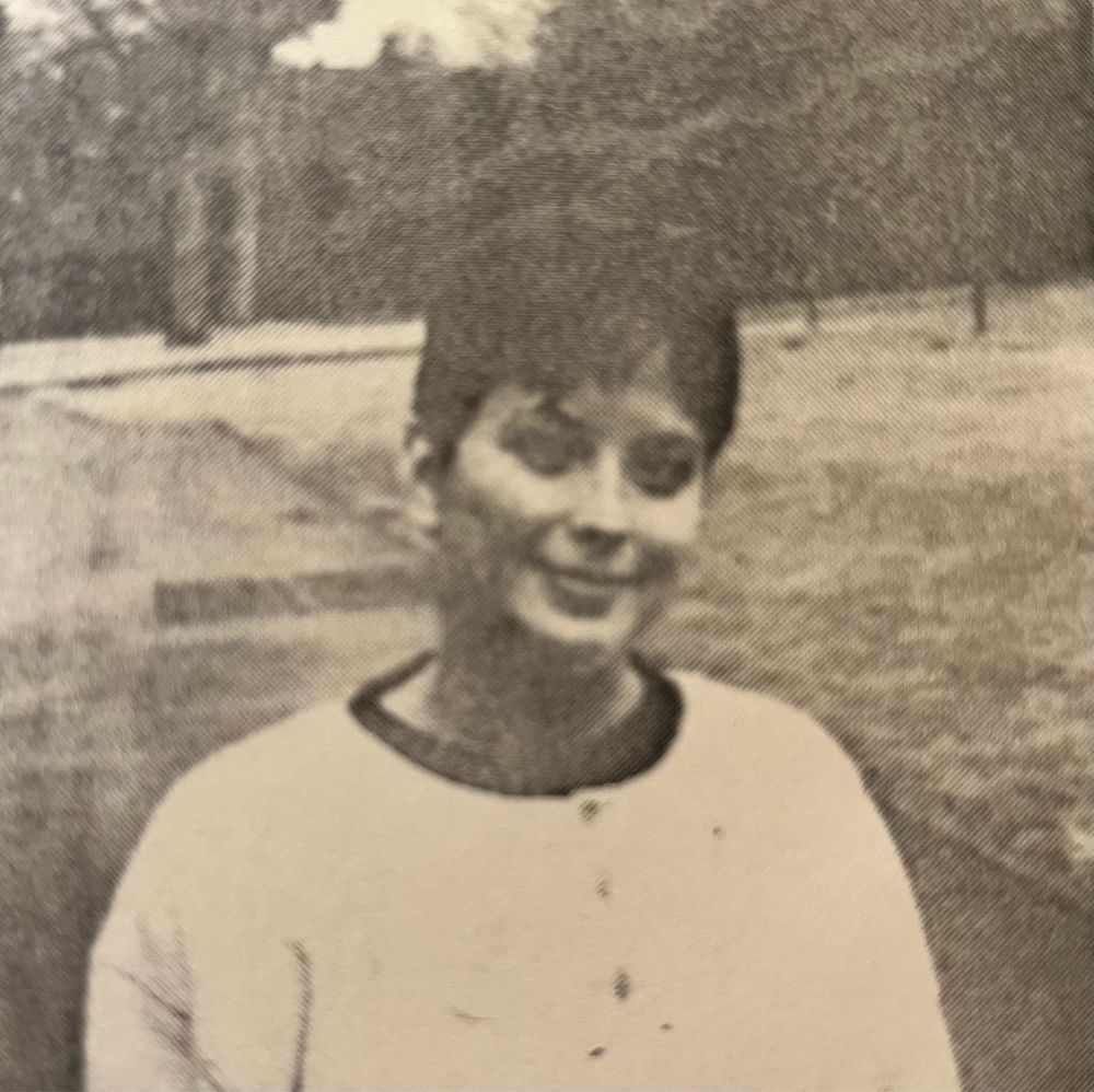 SW-Foto zeigt mich mit kurzen Haaren und stammt aus meinem Yearbook.