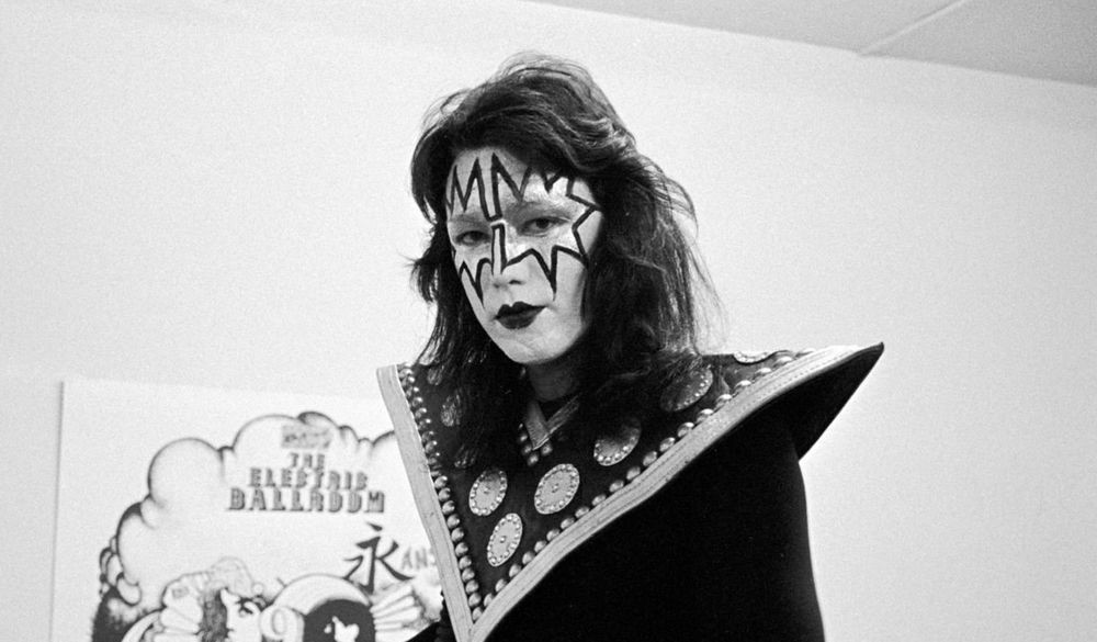 Black and white photo of founding KISS guitarist Ace Frehley in 1974. 