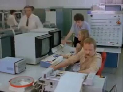 The police try to identify possible suspects using their Robotron EC 1040 in "Polizeiruf 110".