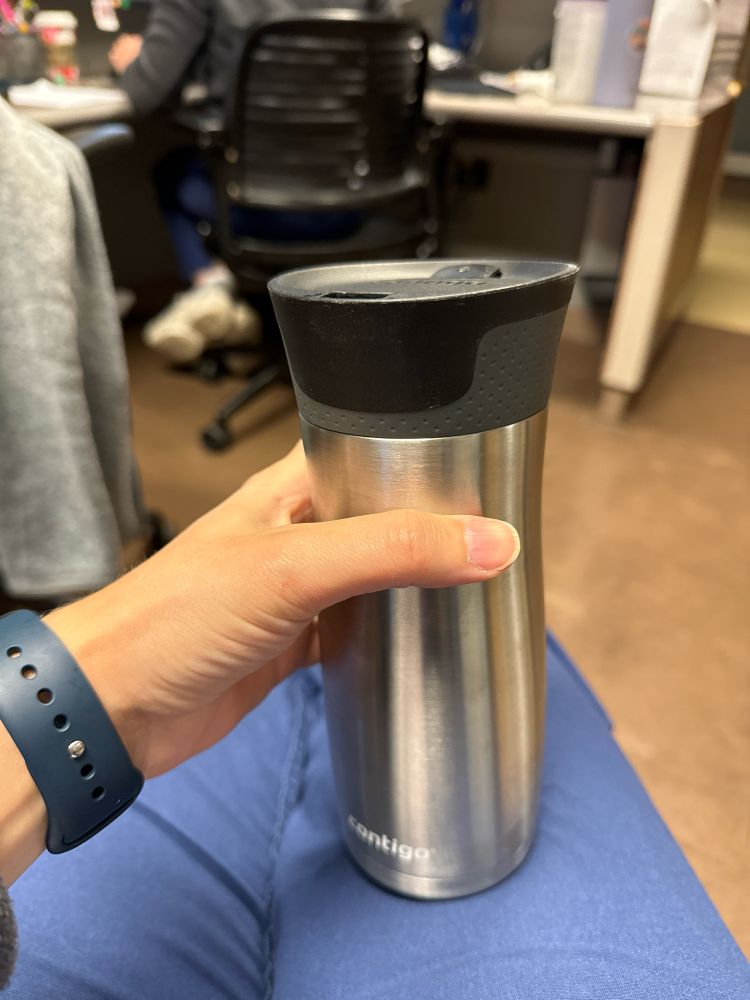 Travel coffee mug