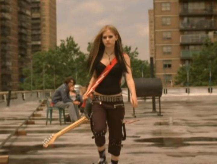 A screenshot from Avril Lavigne's My Happy Ending MV.