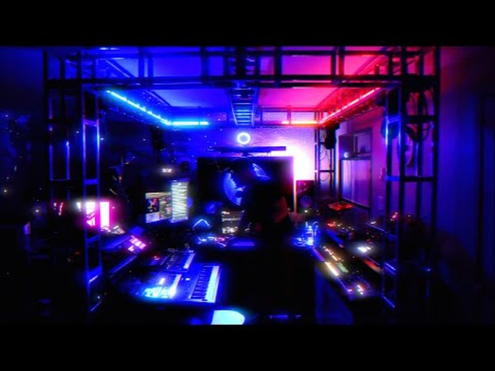 Zero Gravity Love Theme - LIVE Synthwave