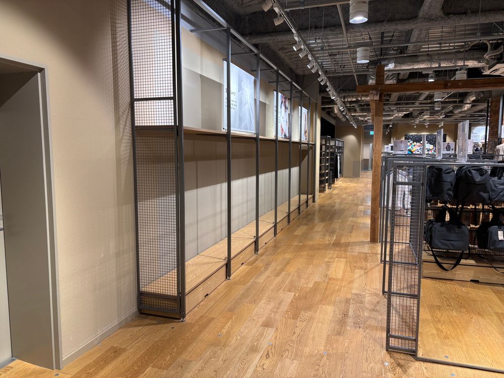 フォロワーさんのが消えてしまったの寂しい
「自衛はしてたけど注意喚起ツイートで否が応でも暗い話題が入ってくるのが無理」って最後に書き残してて辛かった

俺のTLにはほとんどそれ系の話題は入ってこないけど それでも入ってきてしまうからね
寂しいなぁ 優しい人だったんだろうなぁ 色々抱えてしまう人だったんだろうなぁと思う

もうTLに首傾げたことねが見れないの寂しいよ。