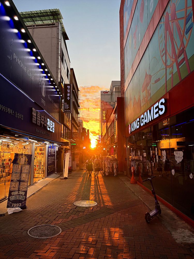 Daegu – I‘m surprised how many shops and food there is in the center, I love it :)