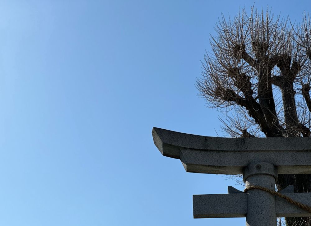 近くの神社にて。