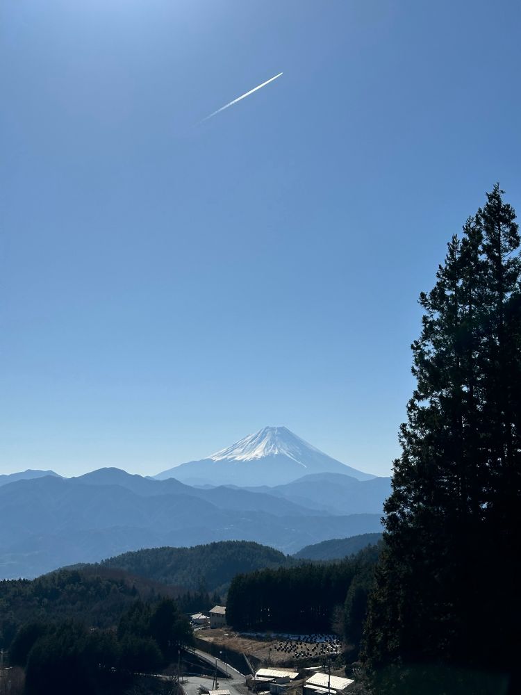 富士山と飛行機雲。