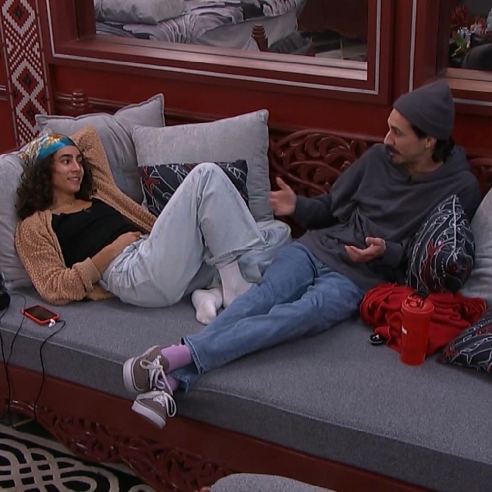 Vinny and Morgan looking lovingly into each other’s eyes.