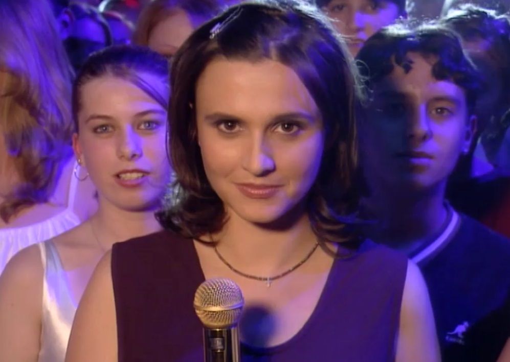  Jayne Middlemiss presenting Top Of The Pops