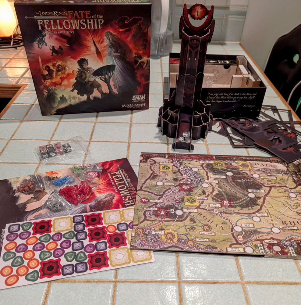 Fate of the Fellowship boardgame: dice tower built.