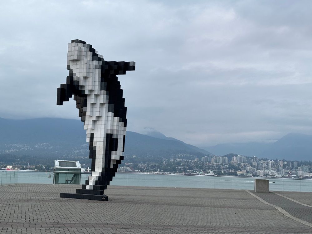 Statue of orca on Vancouver waterfront 