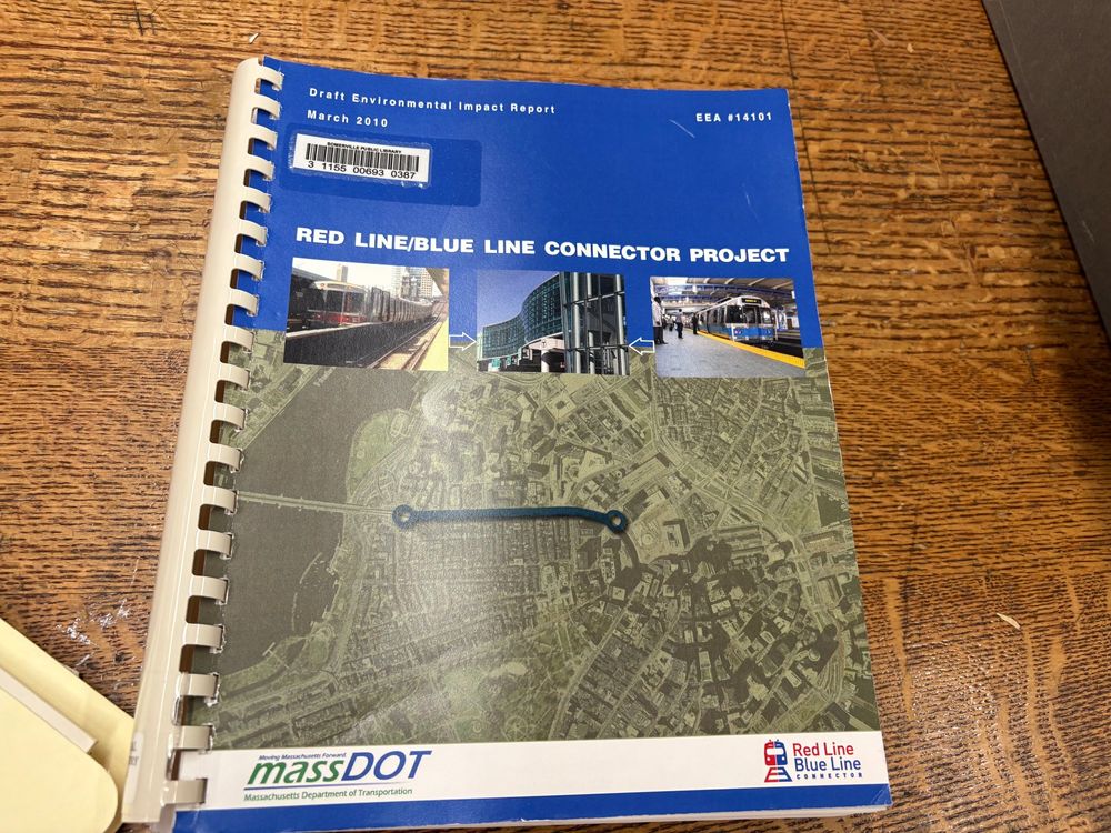 a cover of a govt report called "red line / blue line connector project"