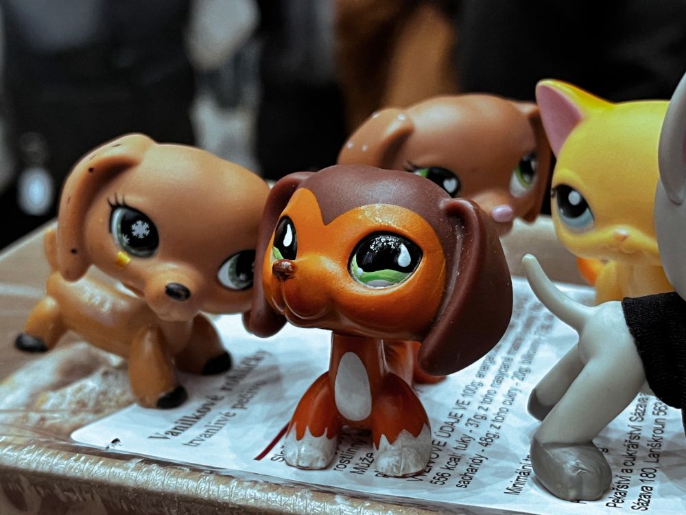 bunch of littlest pet shop