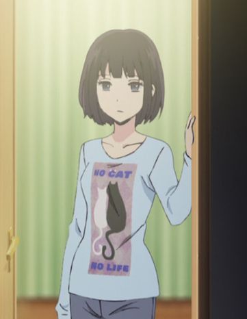 hanabi is standing in a doorway with on hand up on the wall. she's wearing a long sleeve shirt with 2 cats facing away with the text
NO CAT
NO LIFE