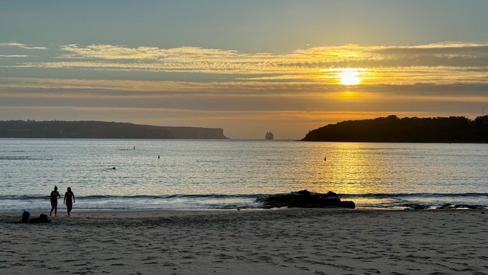 Sunrise on balmoral beach in Sydney