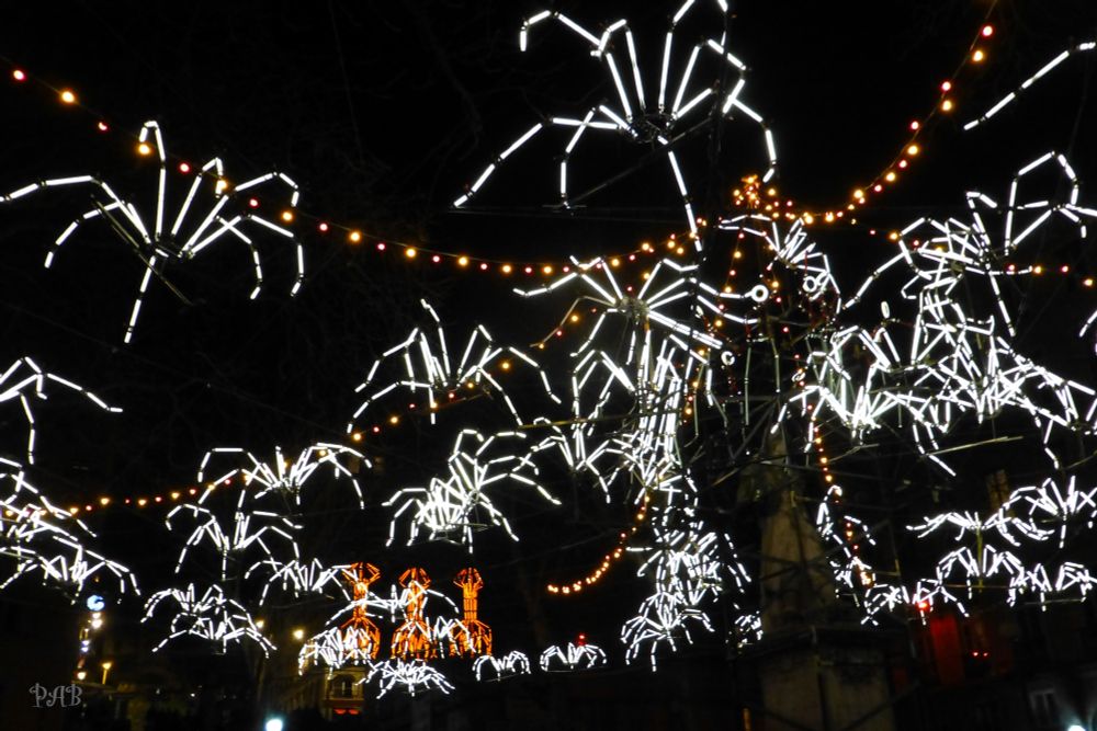 Araignées lumineuses. Lyon. Fête des Lumières 2017.
