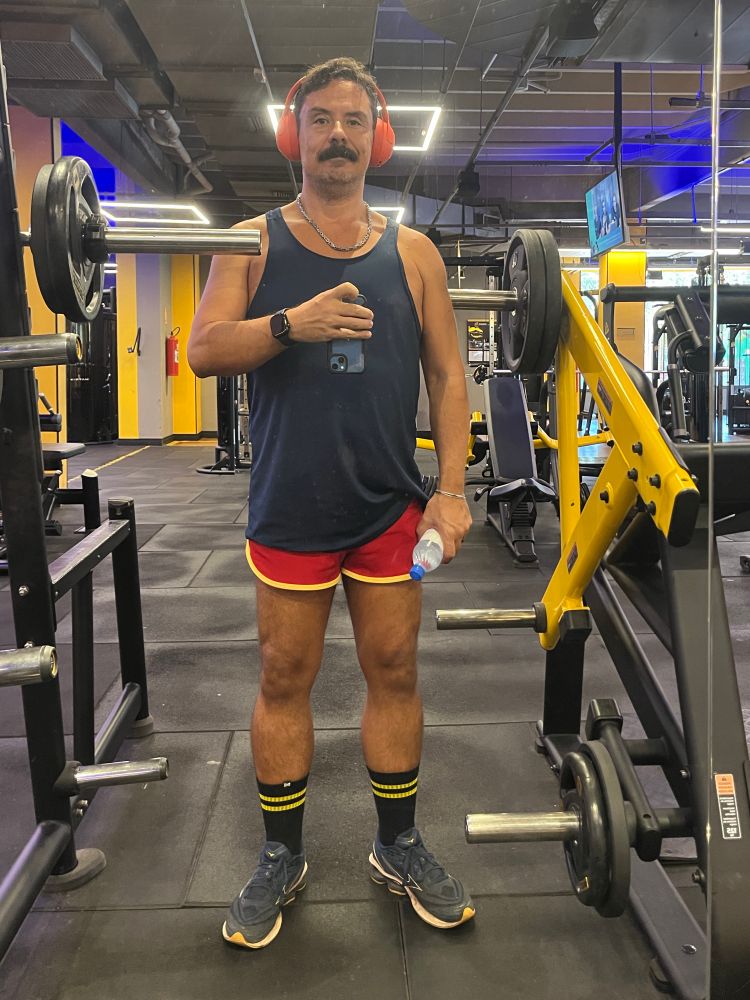 Selfie no espelho da academia